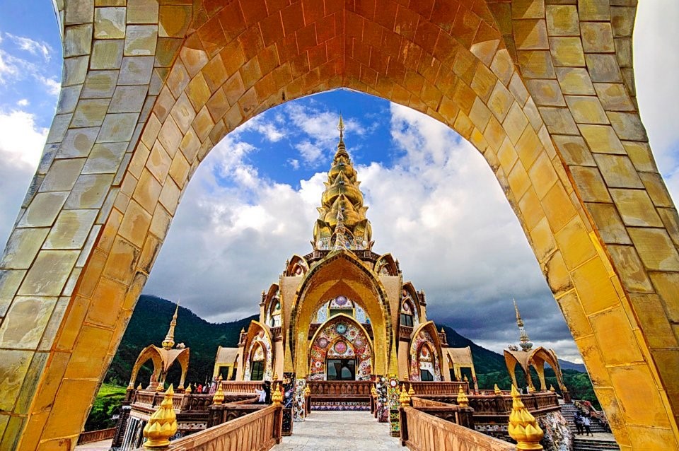 สถานที่ขอหวย วัดพระธาตุผาซ่อนแก้ว 2566