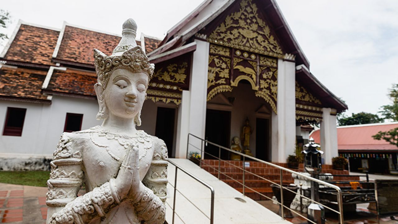 สถานที่ขอหวย วัดพระธาตุเขาน้อย 2566